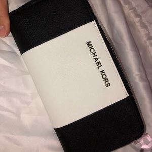 Michael Kors Continental Wallet Never used